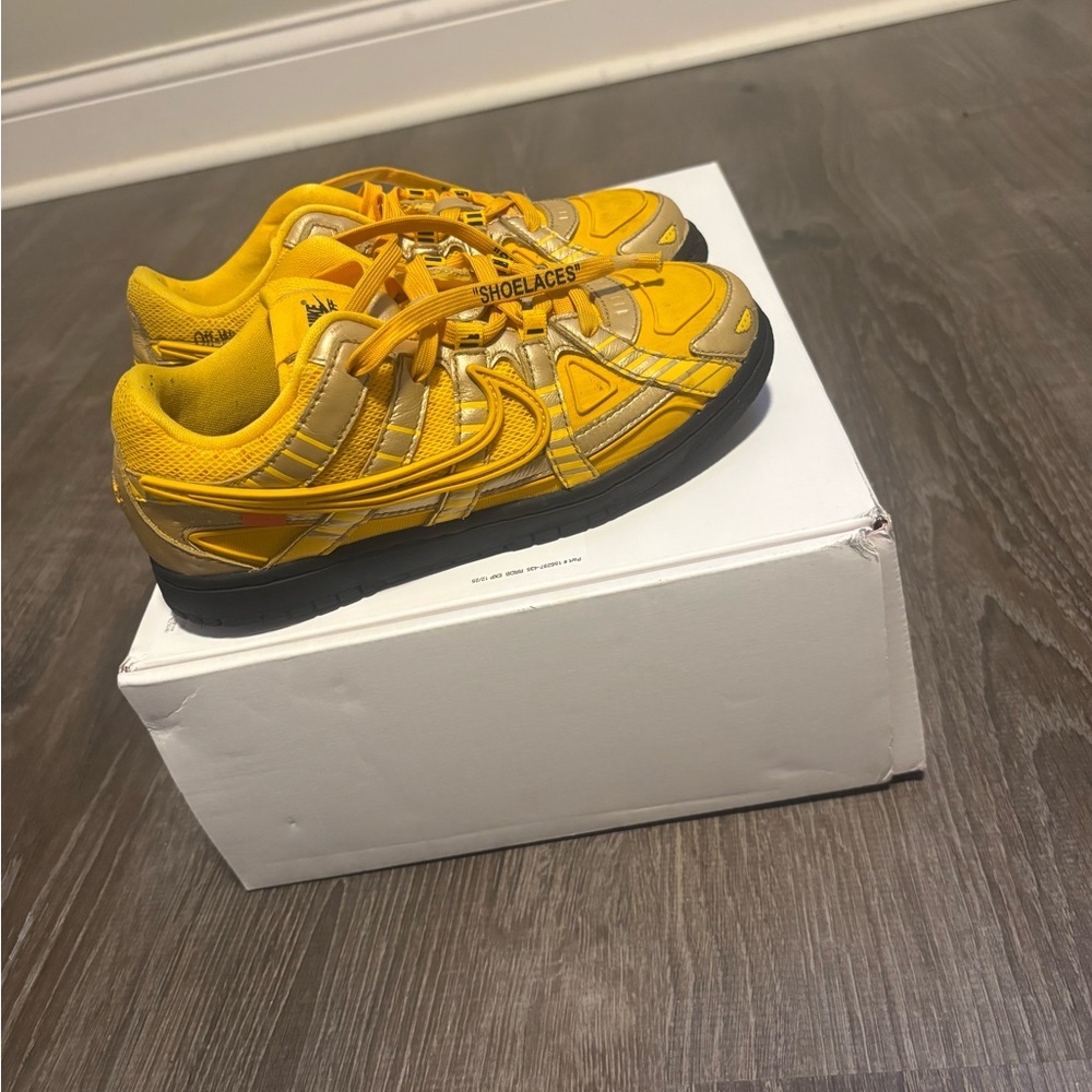 Off-White x Air Rubber Dunk 'University Gold'